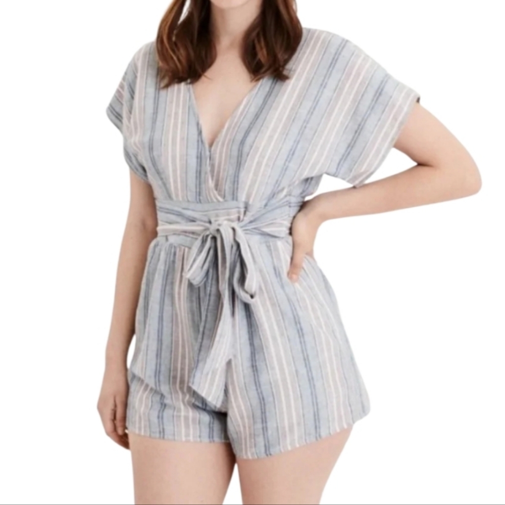 AMERICAN EAGLE LINEN BLEND ROMPER SZ MEDIUM